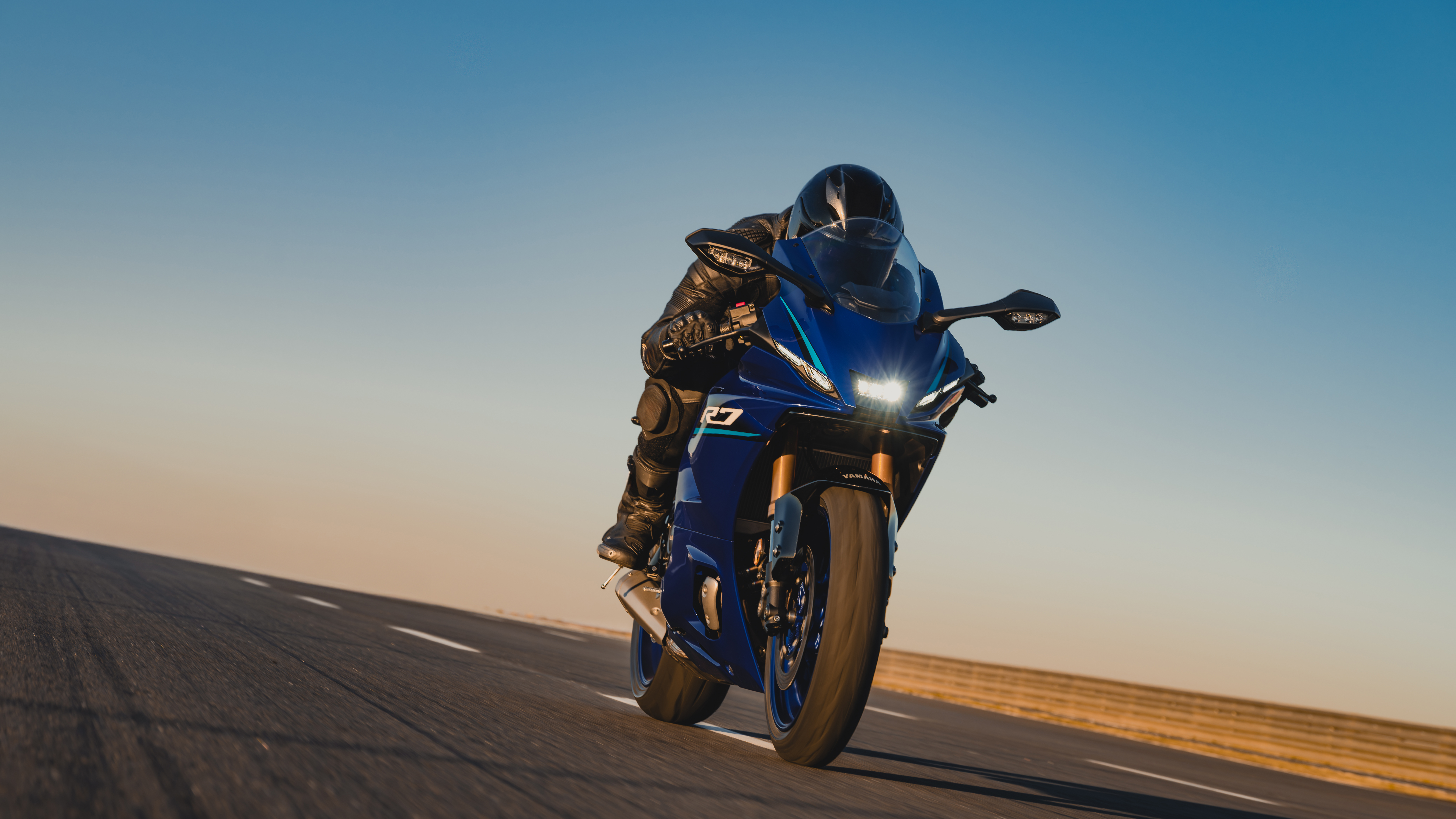 YAMAHA LANÇA A NOVA R7 NO BRASIL
