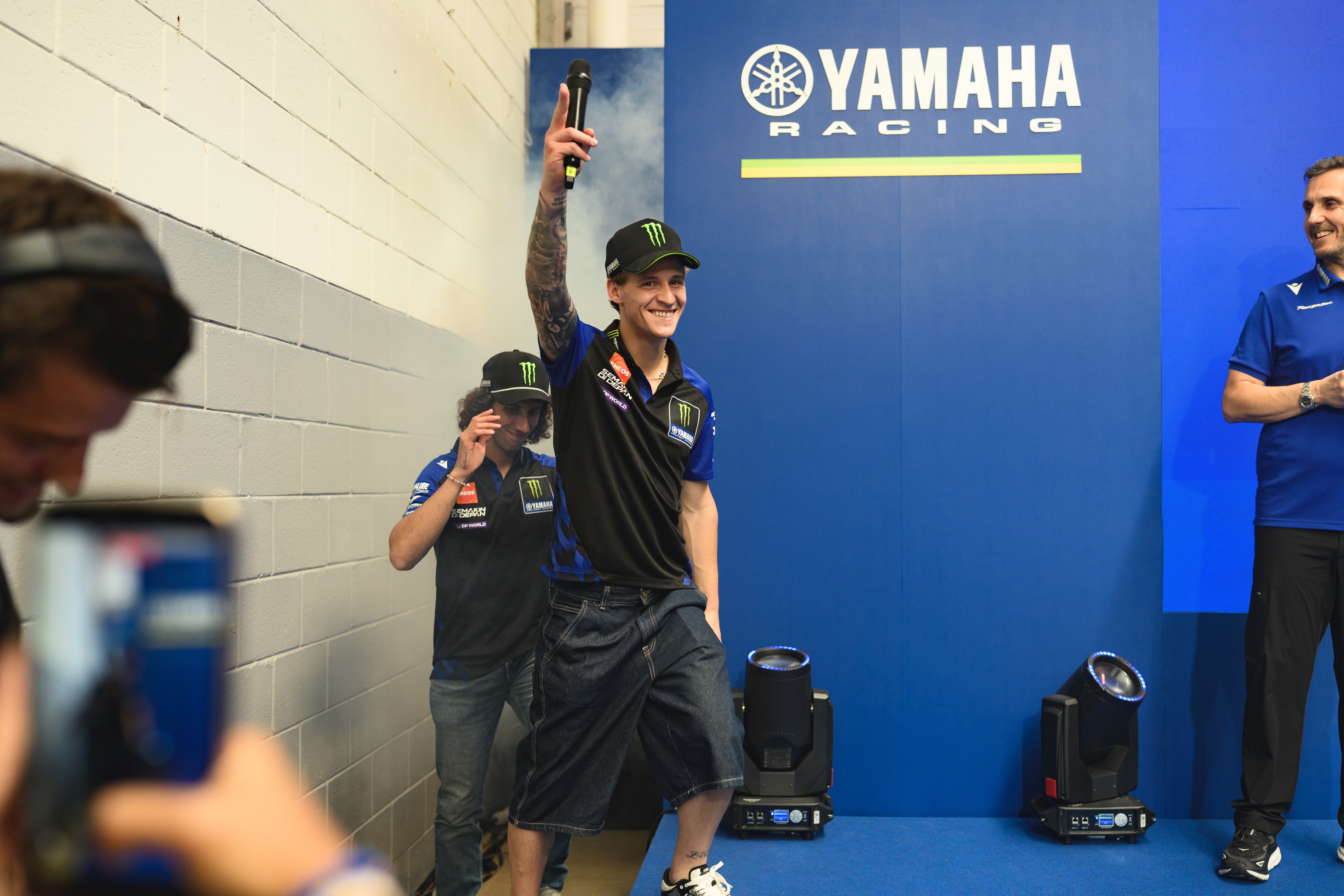 YAMAHA RACING BRASIL SURPREENDE JOVENS DA R-SERIES COM PILOTOS DA MOTOGP