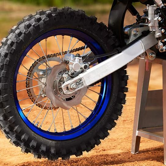 SUSPENSIÓN TRASERA MONOCROSS CON BIELETAS