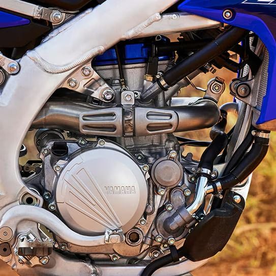 MOTOR DE 250CC, 4 TIEMPOS MONOCILÍNDRICO CON INYECCIÓN ELECTRÓNICA Y REFRIGERADO POR LÍQUIDO, DESARROLLA UN MEJOR PERFORMANCE EN COMPETENCIA