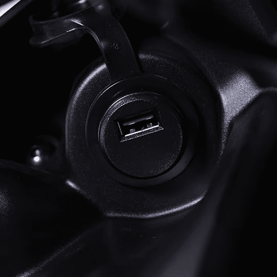 TOMA DE CORRIENTE DE 12 VOLTEOS